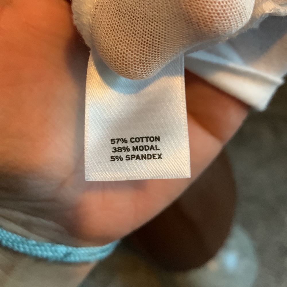 Halogen tee❄️ - Picture 3 of 4